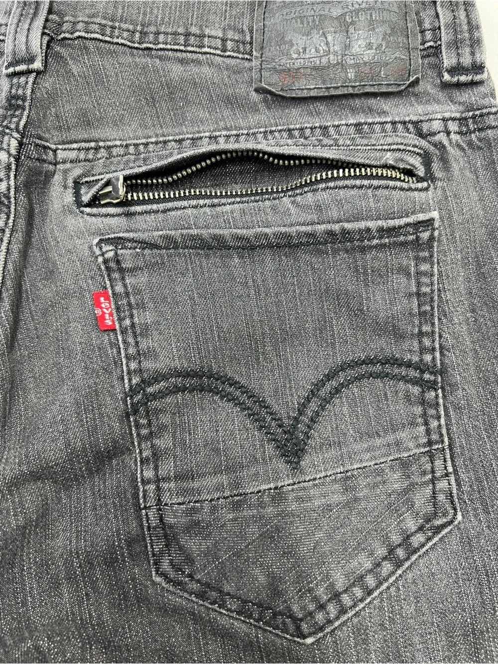 Levi’s 511 Slim Gray Distressed Jeans Zipper Back Pockets 34x30